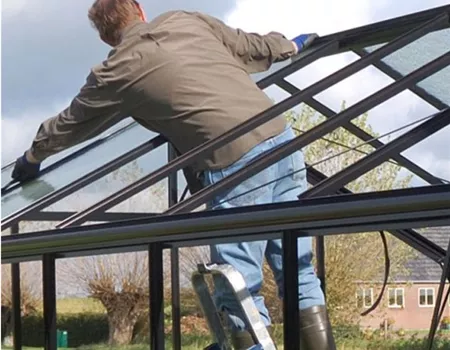 Gewächshaus-Montage im Zeitraffer