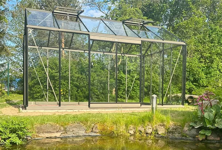 leonie-gartenzimmer.jpg leonie-gartenzimmer.jpg