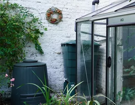 Unter Glas Wasser sparen