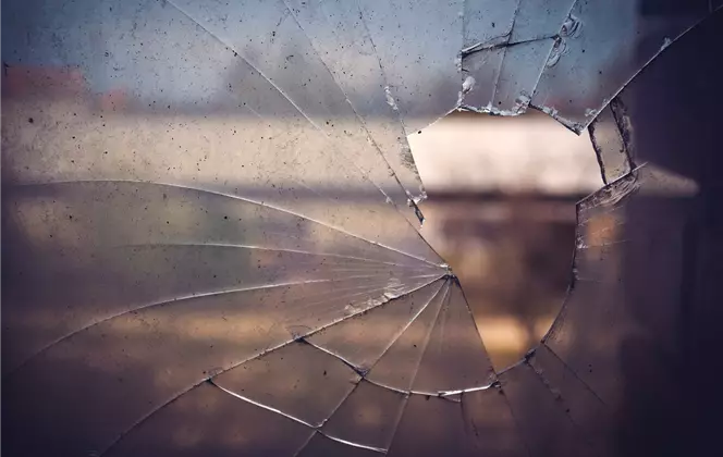 minderwertige Verglasung, ein häufiger Fehler beim Anlehngewächshaus
